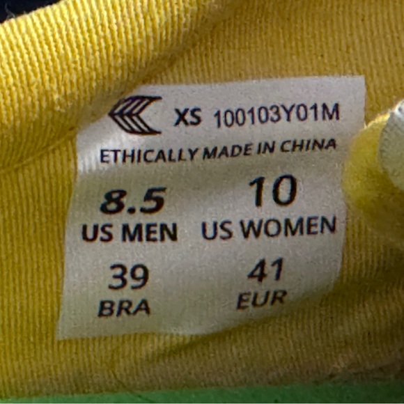 Cariuma OCA Low Top Yellow Canvas Sneakers - Like New - Picture 4 of 7